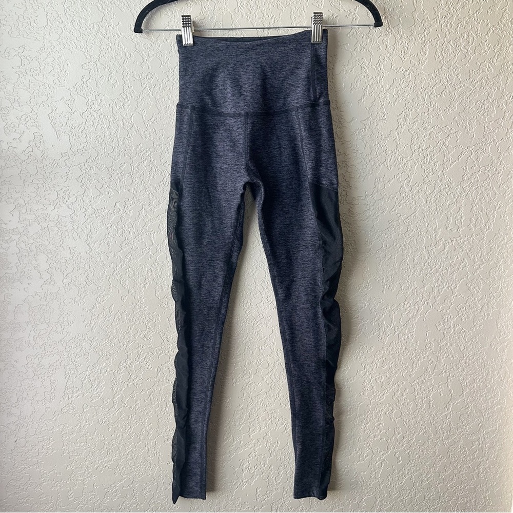 Beyond yoga grey mesh side panel leggings